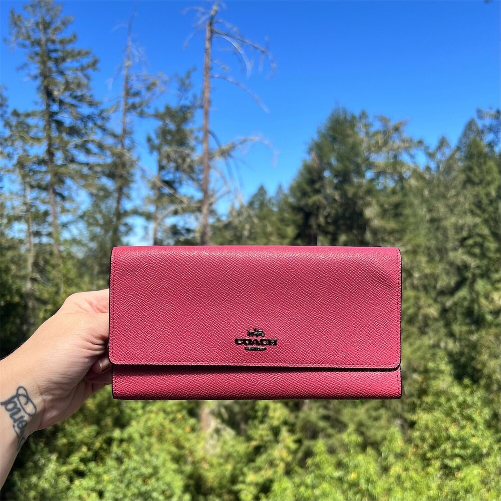 VINTAGE COACH Pink Raspberry Crossgrain Leather Trifold Wallet Gunmetal Hardware